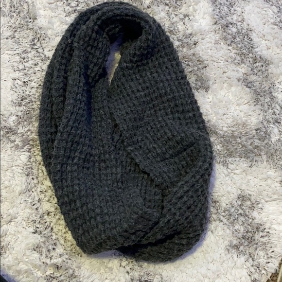 Dark gray knitted infinity scarf - Picture 1 of 1
